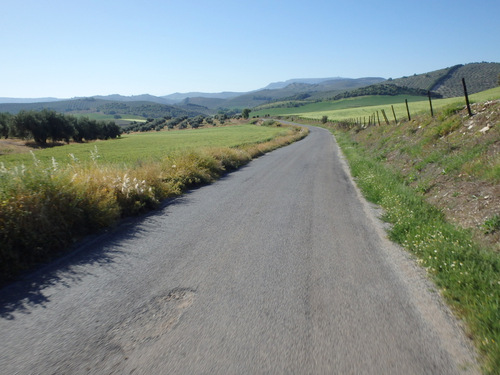 On the road to Montefr&iacute;o.